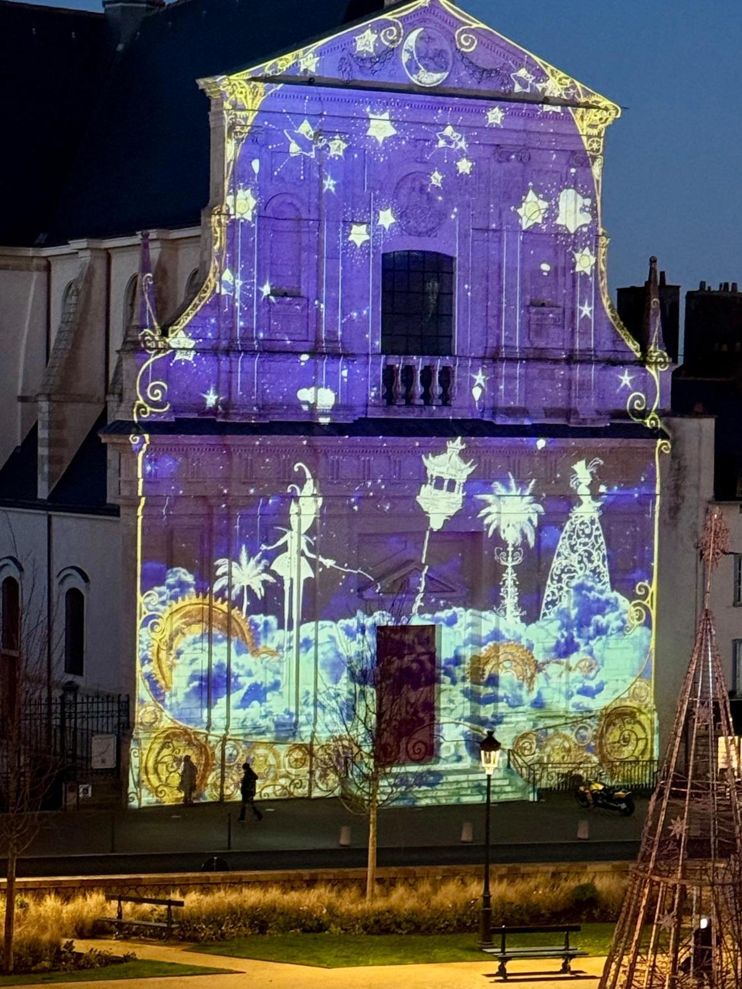 Vue Imprenable Sur La Mairie Apartment Vannes Bagian luar foto